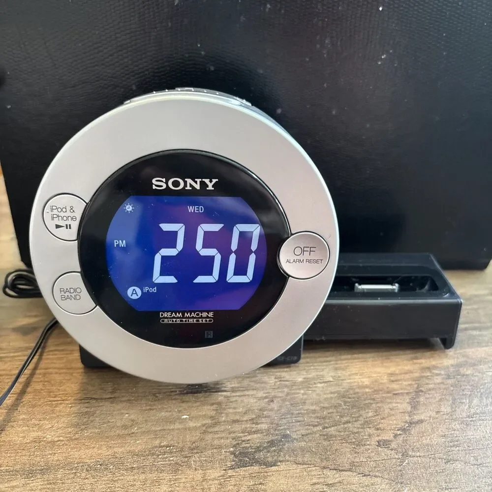 Sony Dream Machine ICF-C7IP AM/FM Radio Alarm Clock iPod Dock WORKS. See Info